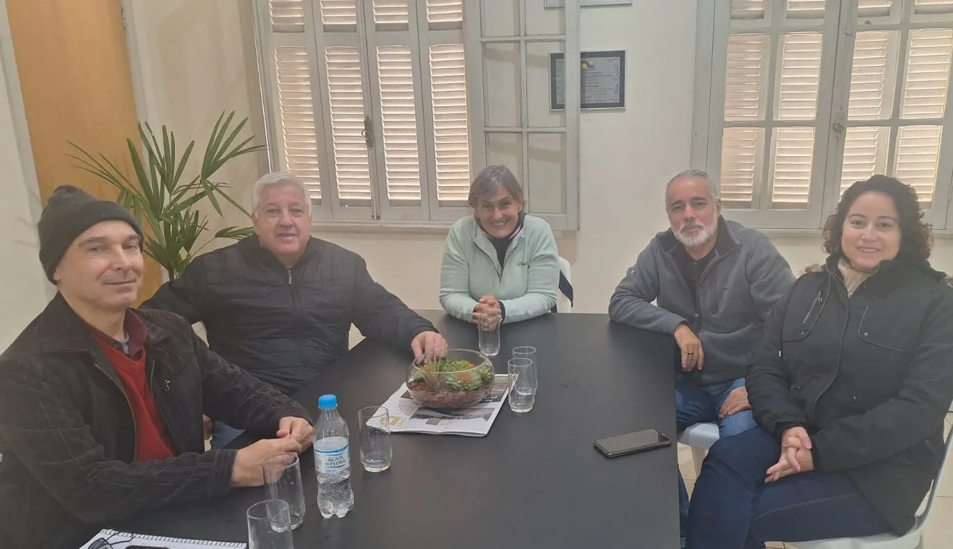 Jes5NJb0hdn9 reuniao comite formativo